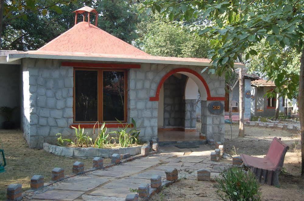 Mogli Resort Kanha Kānha Exterior foto