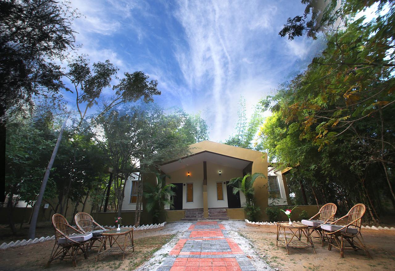 Mogli Resort Kanha Kānha Exterior foto