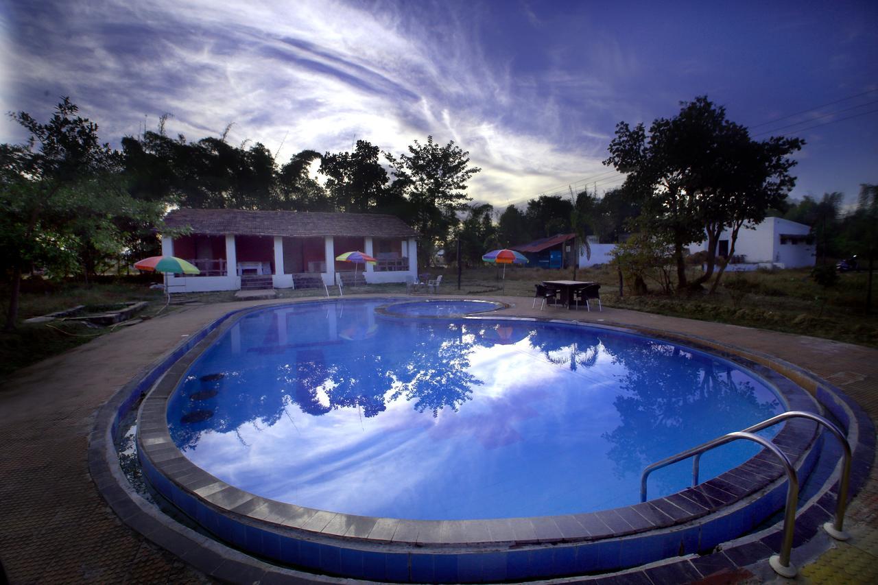 Mogli Resort Kanha Kānha Exterior foto